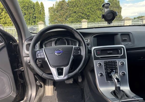 Volvo S60 cena 64900 przebieg: 175000, rok produkcji 2017 z Kraków małe 191